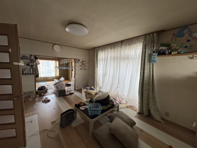 -三丁目不動産-　寄居町用土　平成2年築の居間・リビング