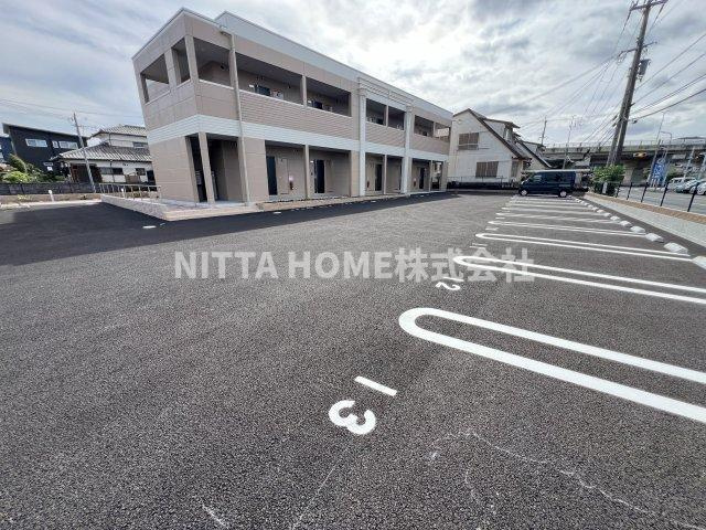 アマテラス（ＡＭＡＴＥＲＡＳＵ)の駐車場|敷地内の駐車スペースになります＊