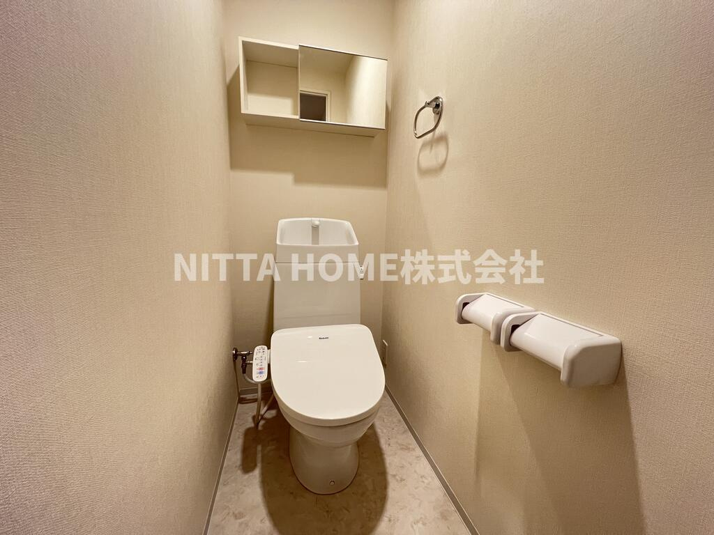 アマテラス（ＡＭＡＴＥＲＡＳＵ)のトイレ|収納棚、ウォシュレット付きのトイレ☆