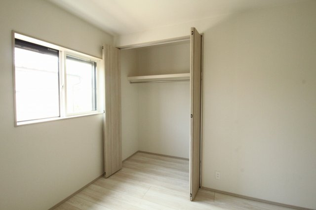 香美市土佐山田町東本町2丁目　新築戸建　2号棟　（全2区画）の収納|2Ｆ　南の部屋　6.0帖