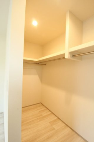香美市土佐山田町東本町2丁目　新築戸建　2号棟　（全2区画）の収納|2Ｆ　東の部屋　8.0帖