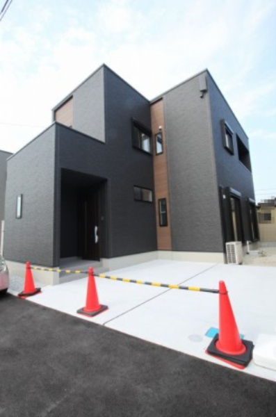 香美市土佐山田町東本町2丁目　新築戸建　2号棟　（全2区画）の外観|建物面積　109.30㎡（約33.07坪）　1階　59.62㎡：2階　49.68㎡