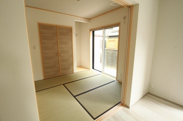 香美市土佐山田町東本町2丁目　新築戸建　2号棟　（全2区画）の和室|1Ｆ　5.0帖