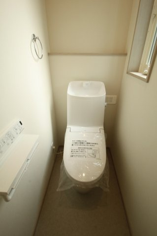 香美市土佐山田町東本町2丁目　新築戸建　2号棟　（全2区画）のトイレ|2Ｆ
