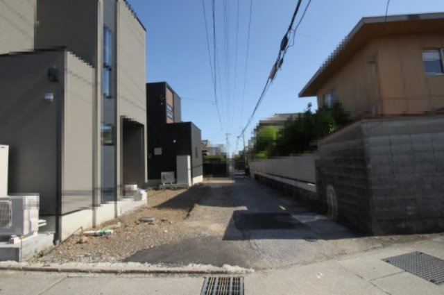 香美市土佐山田町東本町2丁目　新築戸建　2号棟　（全2区画）の前面道路含む現地写真|前面道路　幅　4.0ｍ