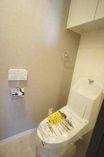 【トイレ】 | ラ・ベルティ小岩 | 新規温水洗浄便座一体型トイレ（TOTO製）