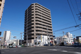 【外観】 | ラ・ベルティ小岩 | 小岩駅徒歩7分1999年築角地に建つマンションです。