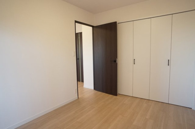 【洋室】 | ラ・ベルティ小岩 | 洋室6.0帖クローゼット付で収納豊富です。