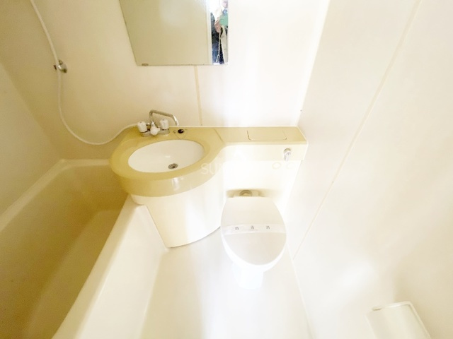 冨田ビルの洗面所|洗面台完備☆