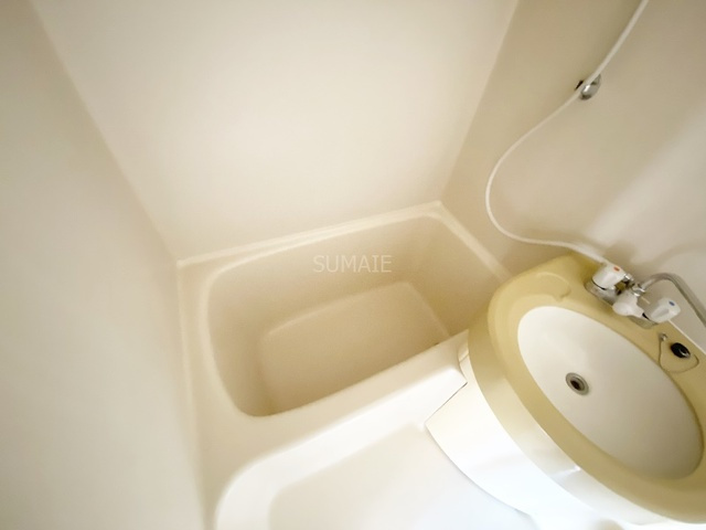 冨田ビルの浴室|綺麗なトイレです☆