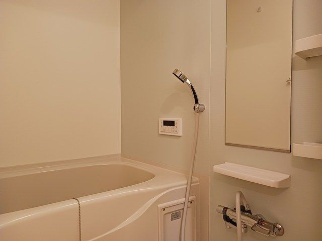 サンライズ・フィールド　Ⅳの浴室