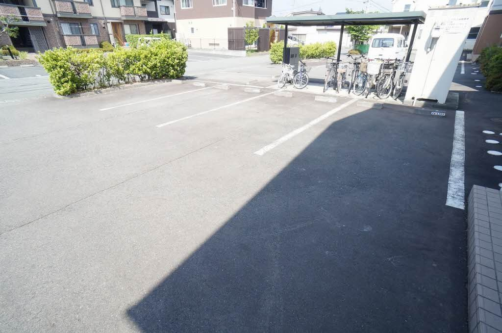 Ｋブランシェ Ａの駐車場