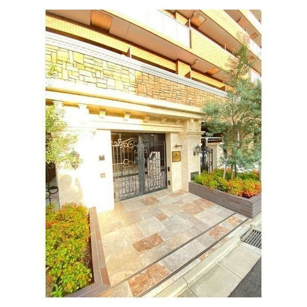 プレジオ江坂Ⅱのエントランス