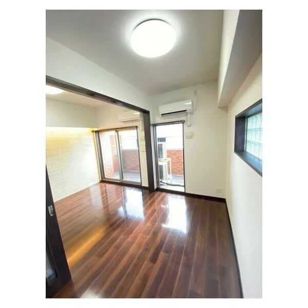 プレジオ江坂Ⅱの洋室