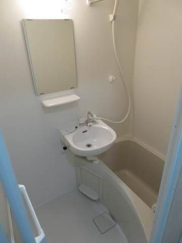 シャンテ谷在家の浴室