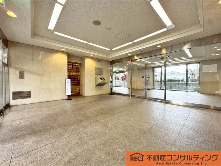 阪急西宮マンションのエントランス