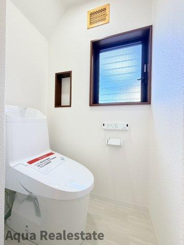 さぬき市長尾東　リノベ住宅のトイレ|清潔感のあるトイレです