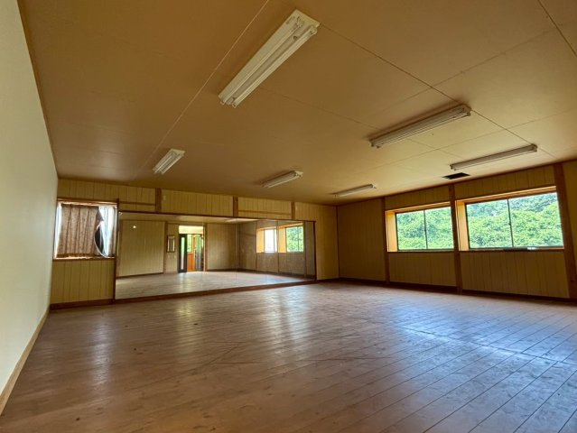 山鹿市下吉田　倉庫付き事務所|２階　大広間