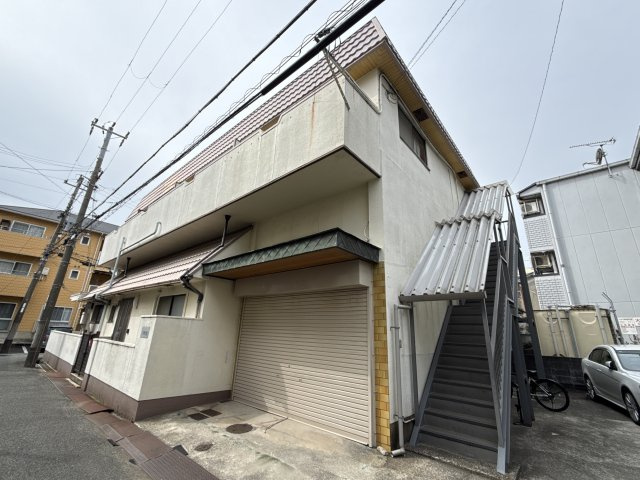頼安コーポの外観