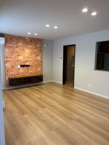 中古住宅　帯広市西6条南33丁目の居間・リビング