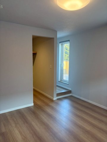 中古住宅　帯広市西6条南33丁目の洋室