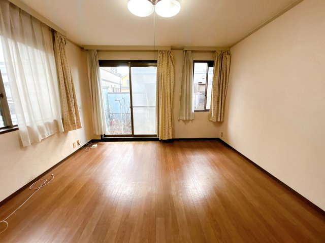 小山市中久喜5丁目　中古戸建の洋室