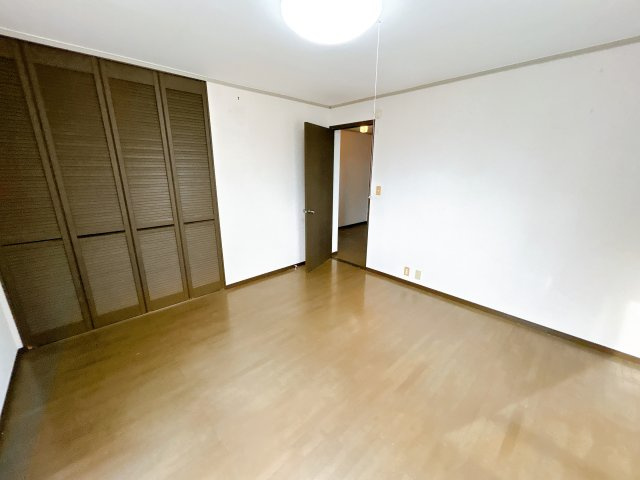 小山市中久喜5丁目　中古戸建の洋室