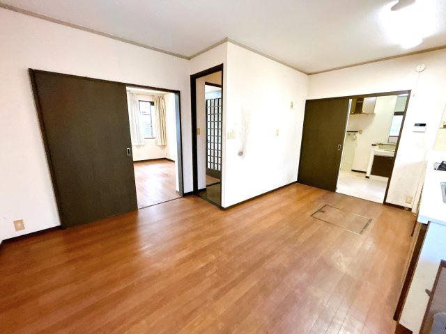 小山市中久喜5丁目　中古戸建の居間・リビング