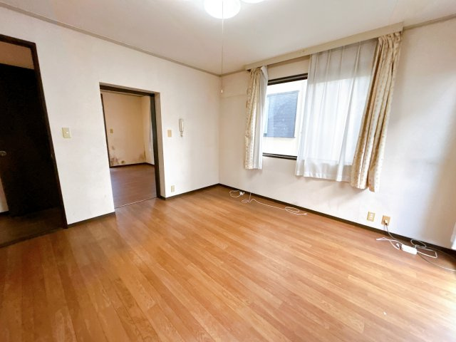 小山市中久喜5丁目　中古戸建の洋室