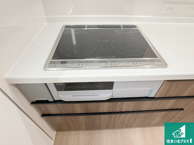 加古川市西神吉町岸　新築一戸建ての設備|火を使わないので、安心なＩＨコンロ！でこぼこが無い構造なので、掃除もしやすく清潔に保てます！