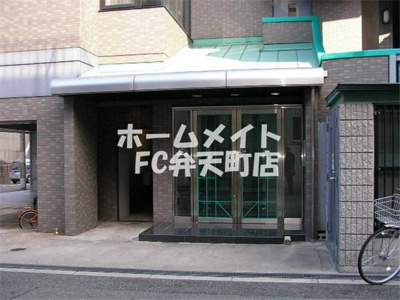 【エントランス】 | グリーンスクエア | 落ち着いたエントランスです