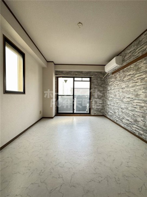 【居間・リビング】 | グリーンスクエア | こちらのリビングで趣味の時間をお楽しみください