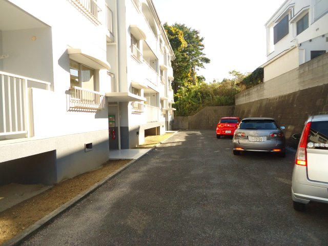 【駐車場】