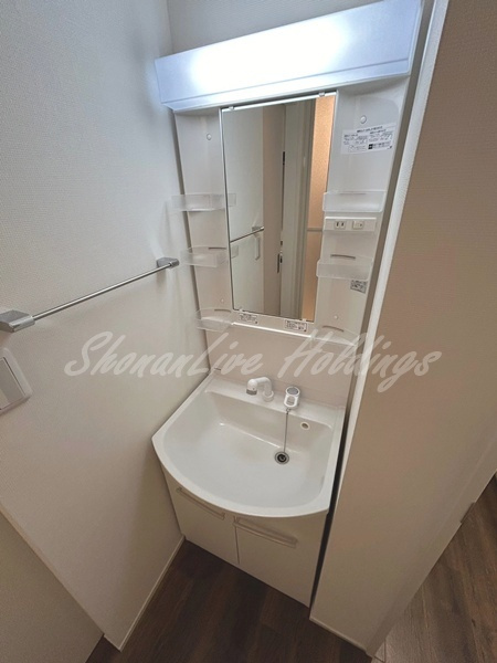 ミドリソウの洗面所|明るい洗面所です