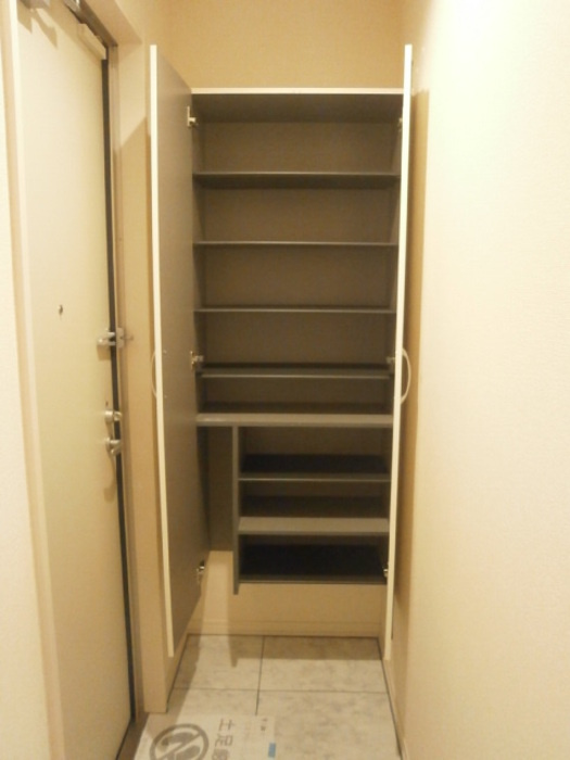 カルム鷺沼の玄関|下駄箱