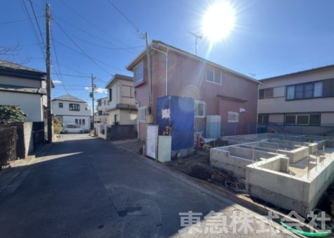 南町田１丁目 新築売戸建の前面道路含む現地写真