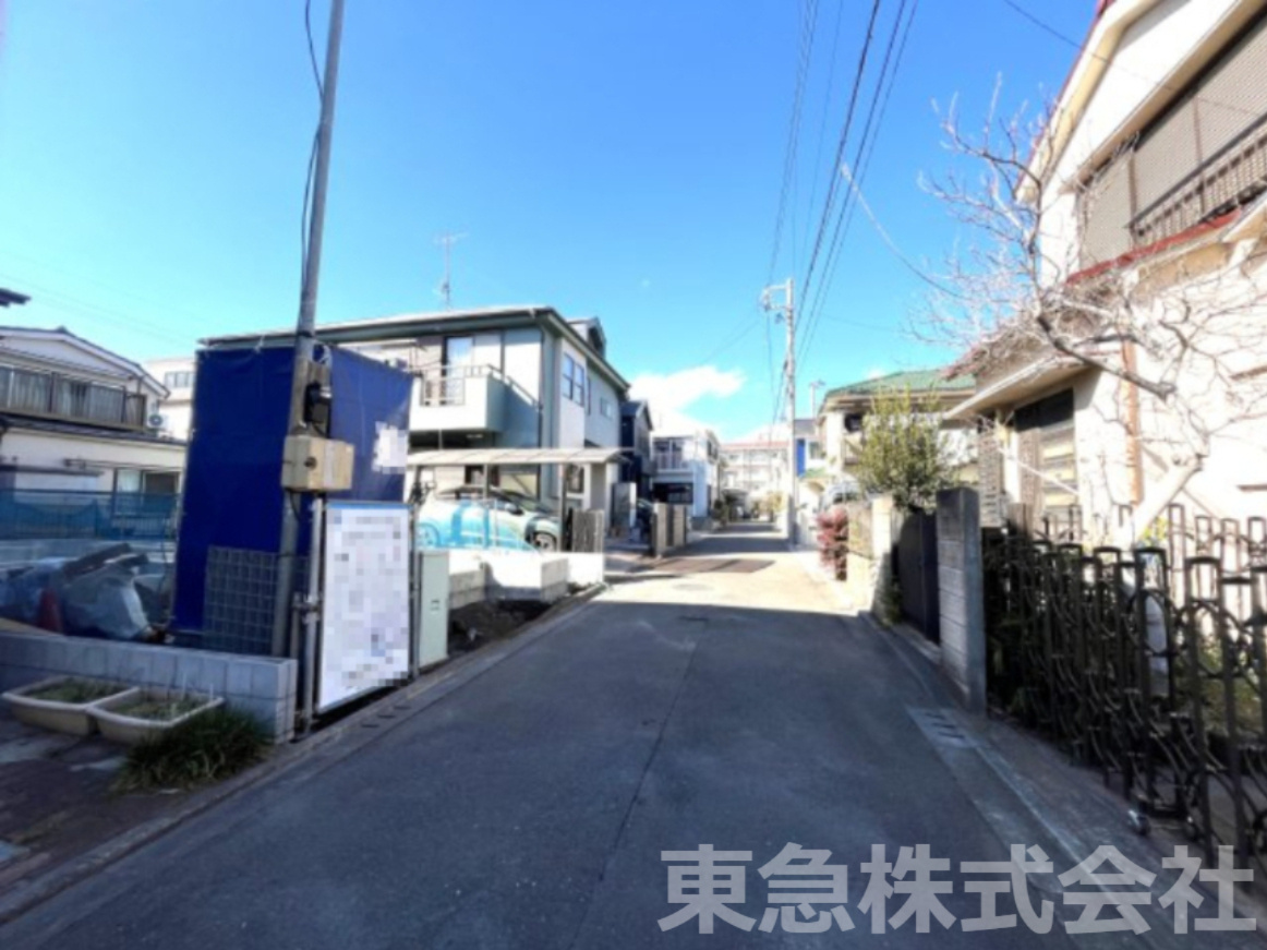 南町田１丁目 新築売戸建の前面道路含む現地写真