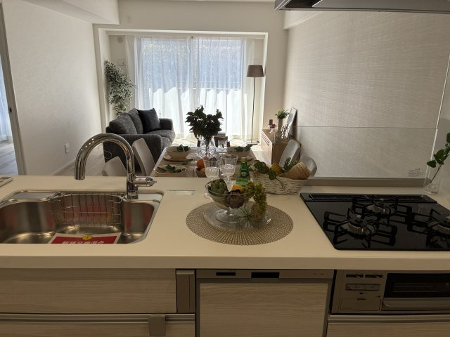 ヒルハイツ宮前平　ウエストの居間・リビング