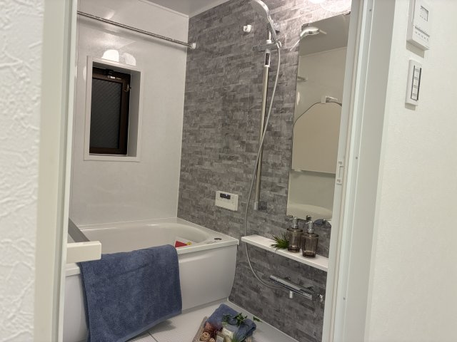 ヒルハイツ宮前平　ウエストの浴室