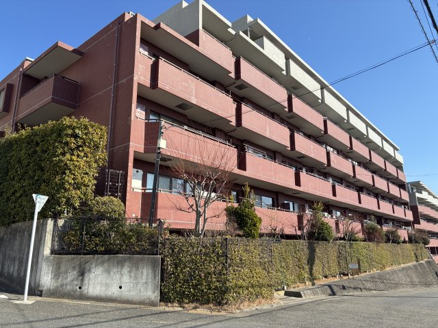 ヒルハイツ宮前平　ウエストの外観