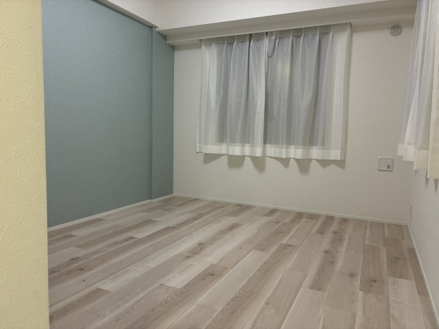 ヒルハイツ宮前平　ウエストの洋室|サービスルーム