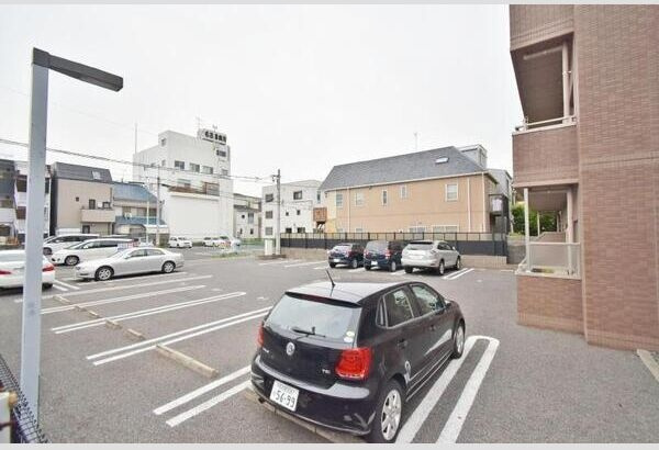 エクセラン　本願寺の駐車場