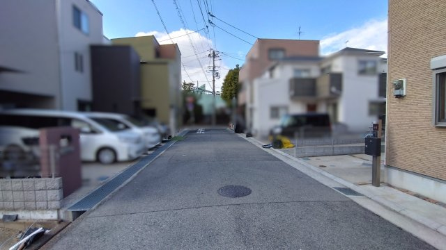 尼崎市大島　中古戸建の前面道路含む現地写真