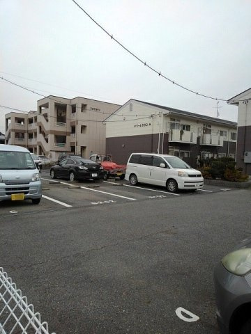 ドリームタウンＢ　　刈谷市近郊の賃貸はクラスホーム刈谷店の駐車場|車をお持ちの方に嬉しい駐車場付きの物件です