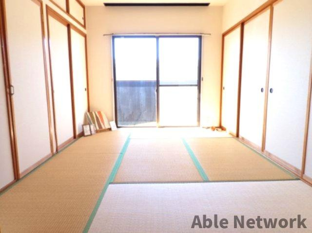 平泉スクールマンションの和室|DK隣の6帖和室