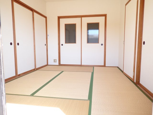 平泉スクールマンションのキッチン|おしゃれなタイルのキッチンです！