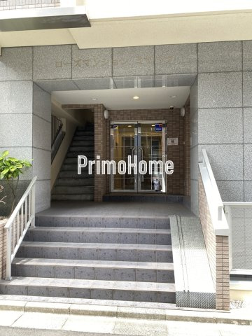 ローズマンションミヤハラのエントランス