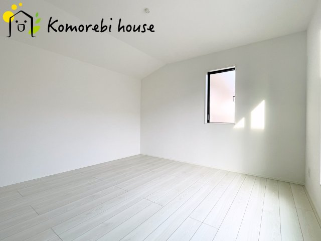 北本市下石戸下　4期　新築一戸建て　グラファーレ　02の寝室|広くて明るい寝室
