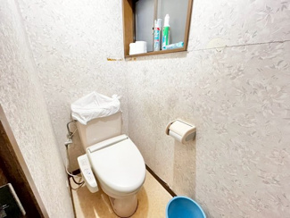 【トイレ】 | 浜寺諏訪森町中３丁　中古戸建 | 温水洗浄便座ですので、寒い日も温かい便座で安心して使用していただけますよ！