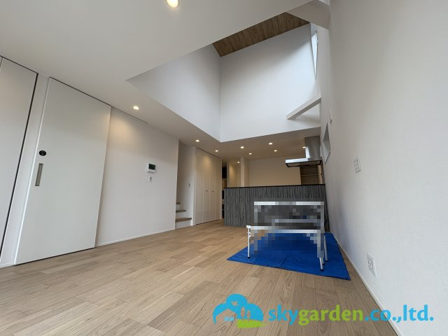 藤沢市大庭6期　新築戸建　全２棟A号棟の居間・リビング